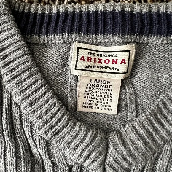 The Original Arizona Jean Companyy V-Neck sweater - Picture 6 of 6